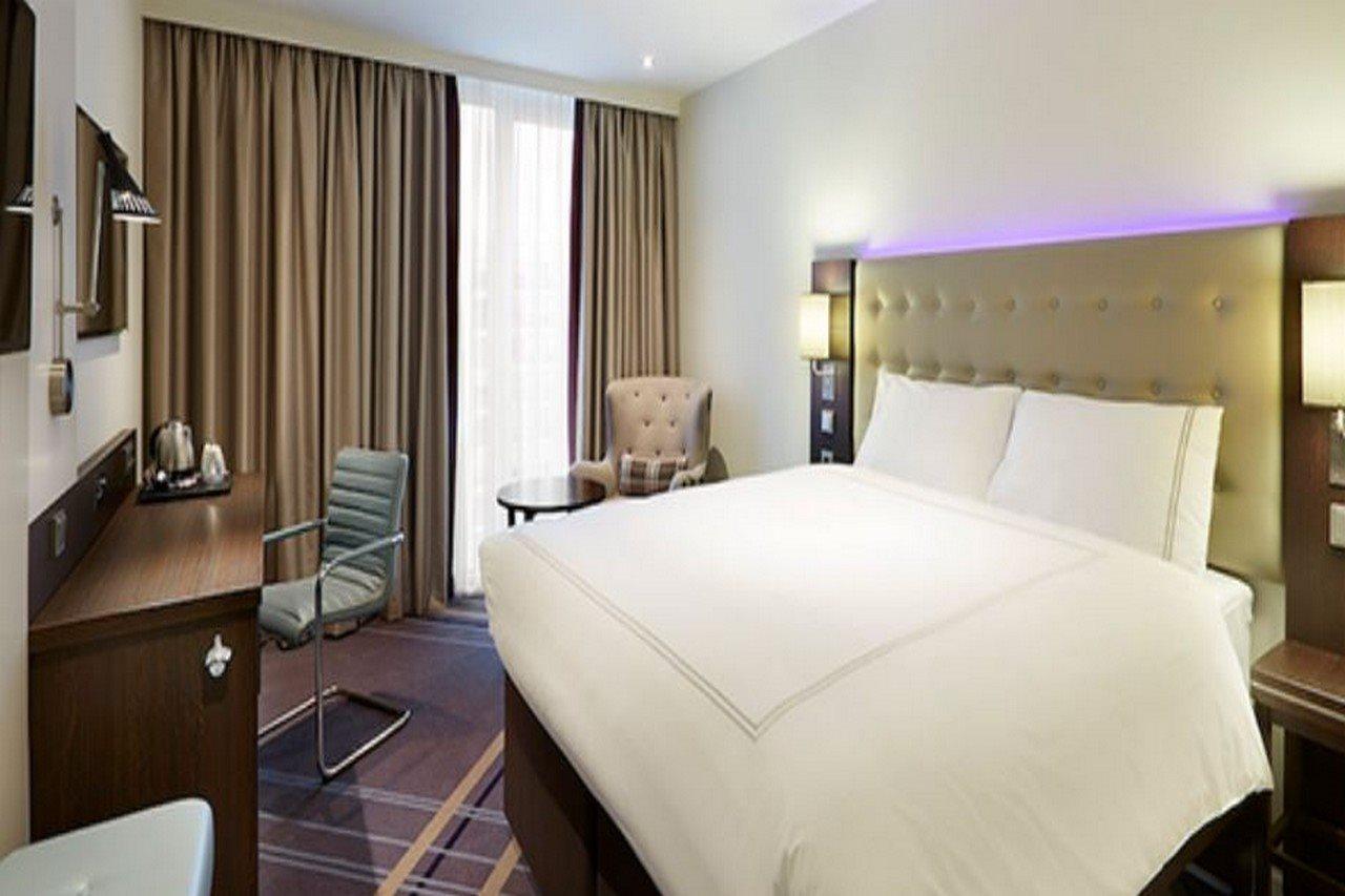 Premier Inn Stuttgart City Europaviertel Bagian luar foto