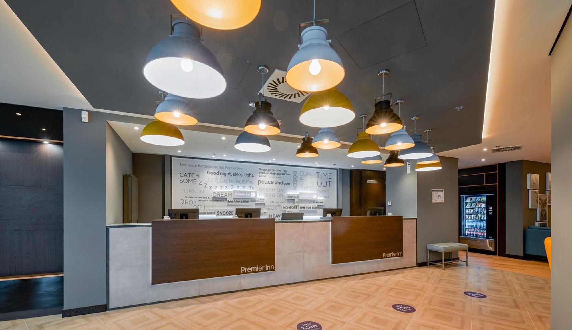 Premier Inn Stuttgart City Europaviertel Bagian luar foto